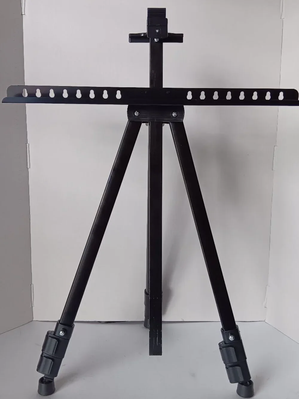 Tripod-Height =20.5 in to 48 in with 17.5 in crossbar support with carrying case